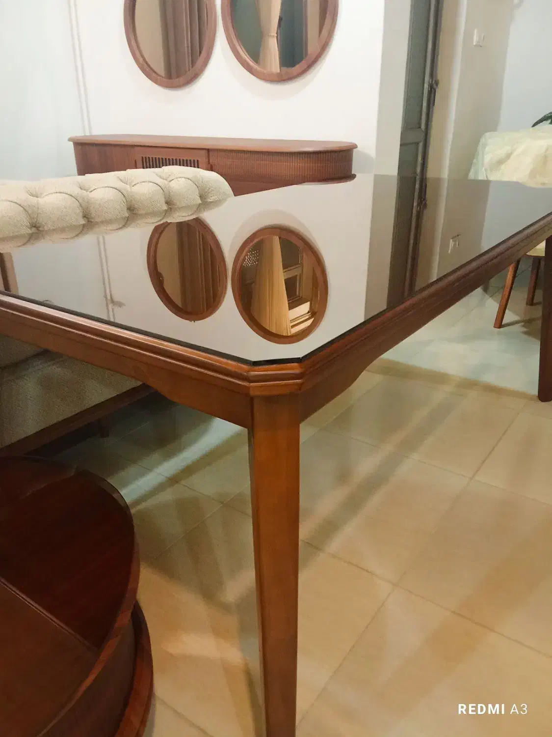 میز|میز و صندلی غذاخوری|رشت, لاکان شهر|دیوار