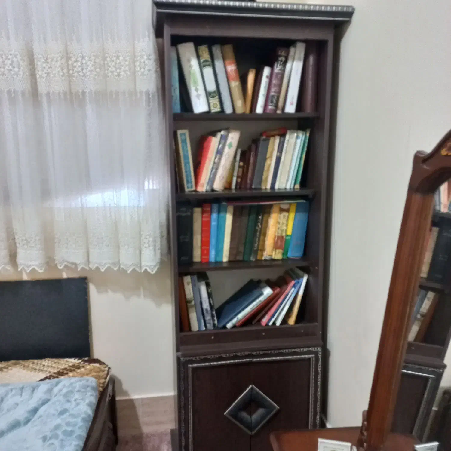 لوازم چوبی|کتابخانه، شلف، قفسه‌های دیواری|قم, امامزاده ابراهیم|دیوار