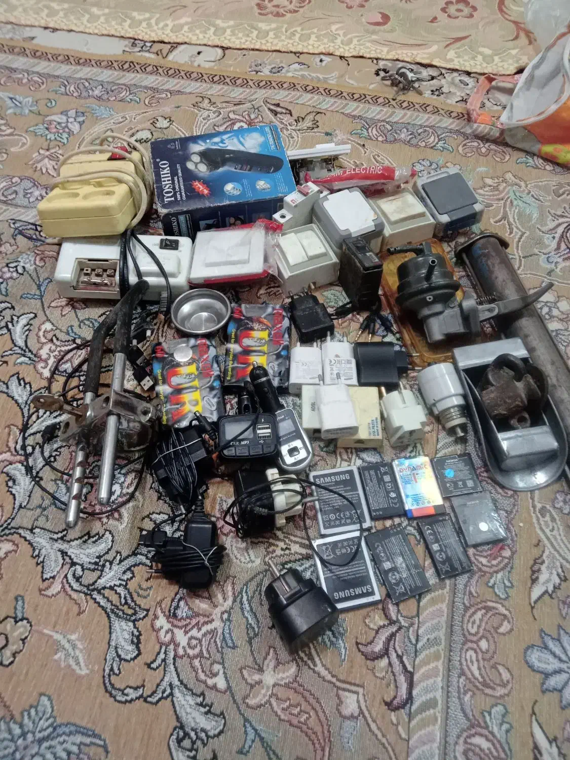 فروش تعداد لوازم جانبی گوشی وشخصی|لوازم جانبی موبایل و تبلت|تربت‌حیدریه, ترمینال|دیوار