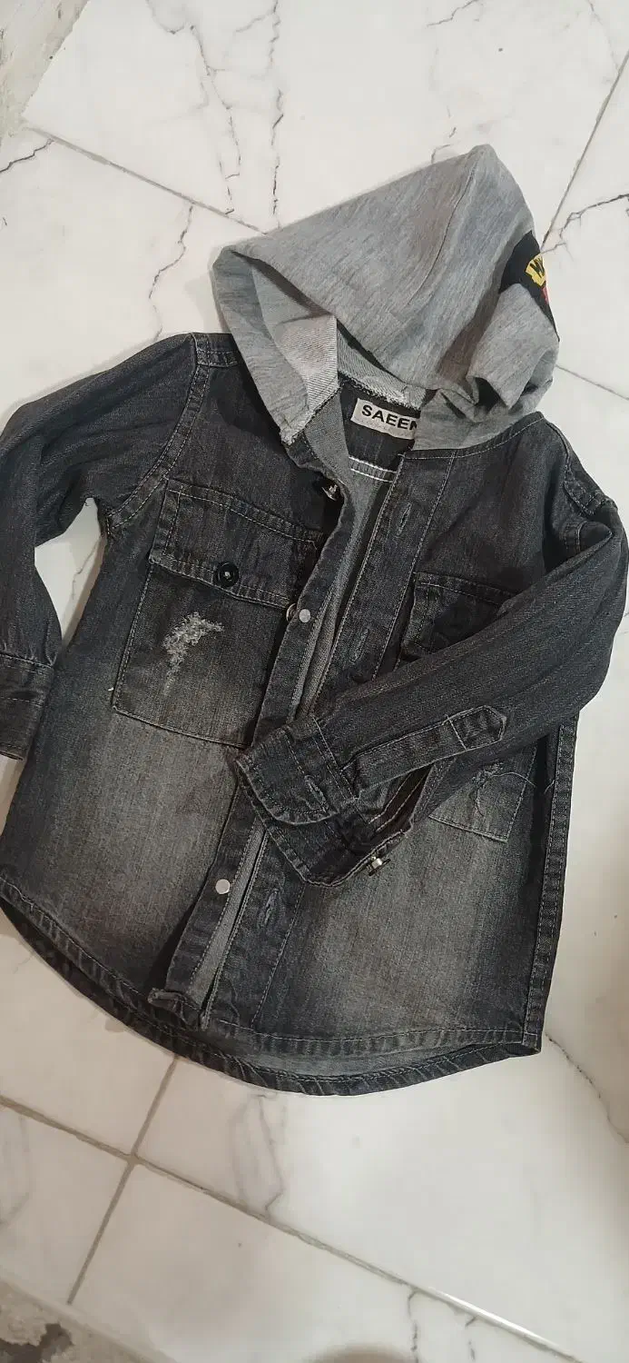 لباس بچگانه|کفش و لباس بچه|چالوس, |دیوار