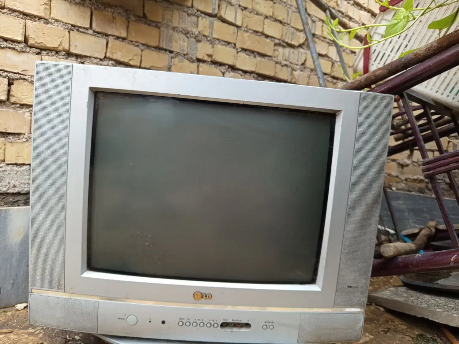 تلویزیون الجی 21اینج تمیز سالم همراه بامیز|تلویزیون و پروژکتور|اهواز, شهرک رزمندگان|دیوار