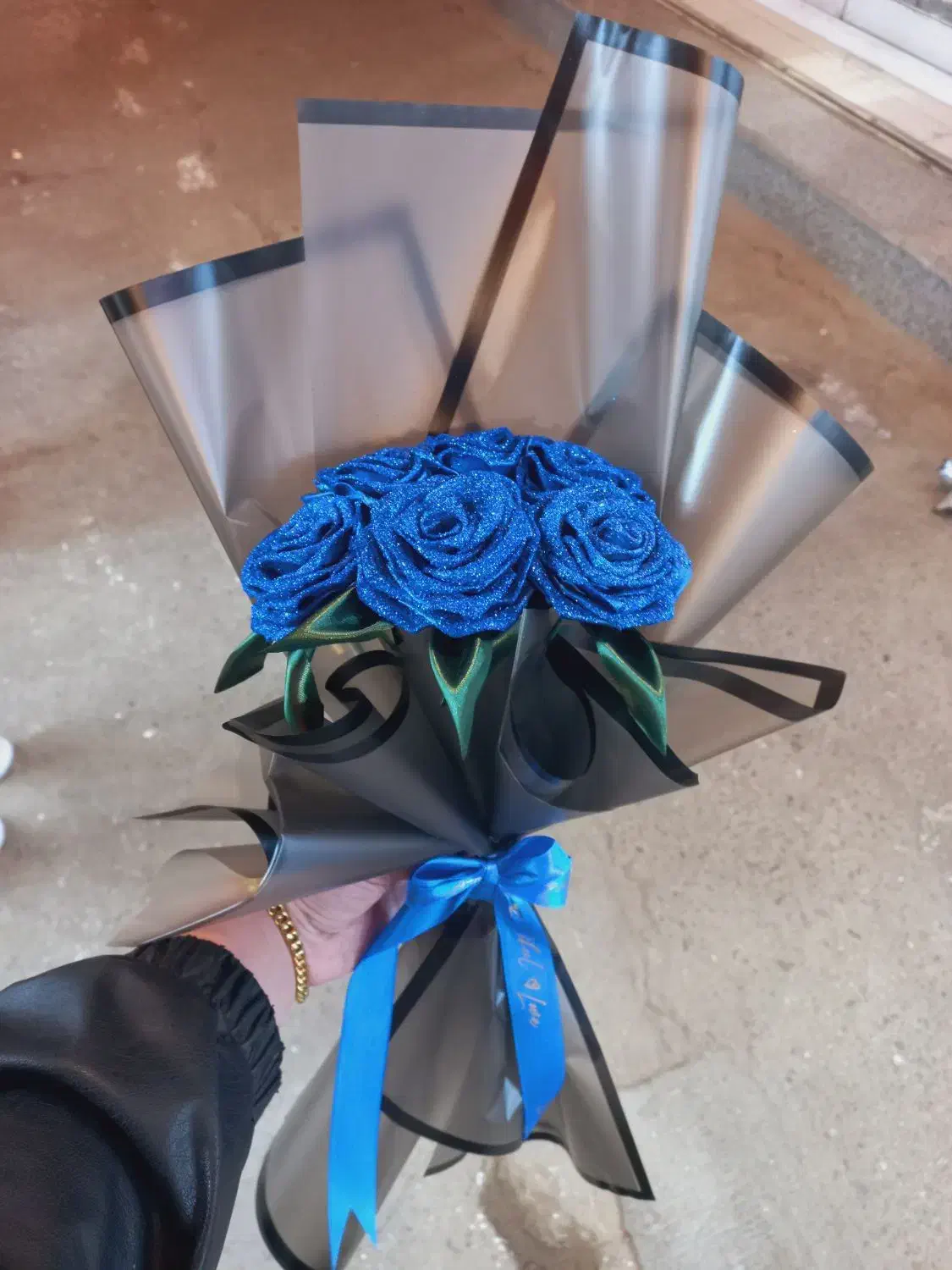 دسته گل و باکس ربانی|گل مصنوعی|کرمان, |دیوار