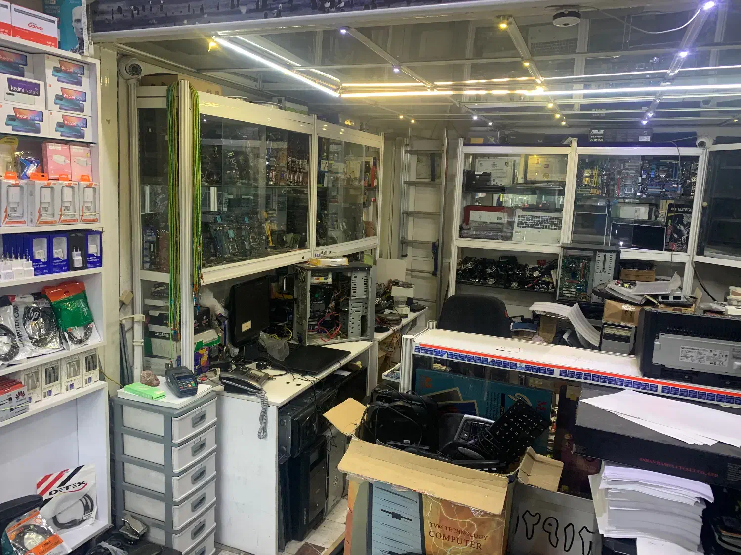 تعمیرات کامپیوتر و لپ تاپ|خدمات رایانه‌ای و موبایل|تهران, صادقیه|دیوار