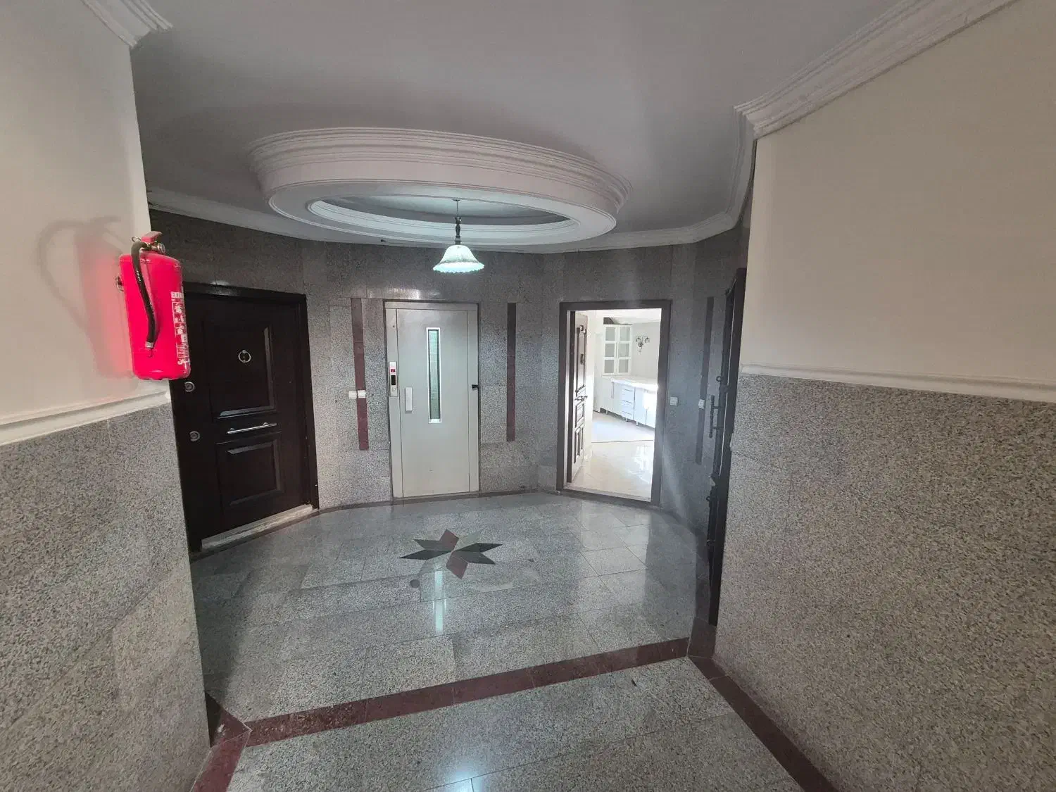 واحد اجاره ای ۱۴۵ متر ۳خواب /طبقه دوم شهید عراقی