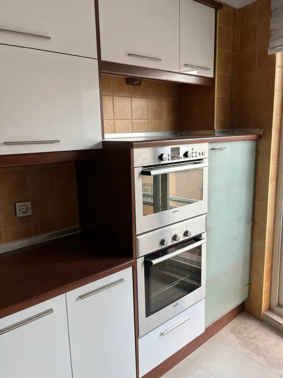 فرشته/ ۲۰۰ متر/ تک واحدی ۲ پارکینگ