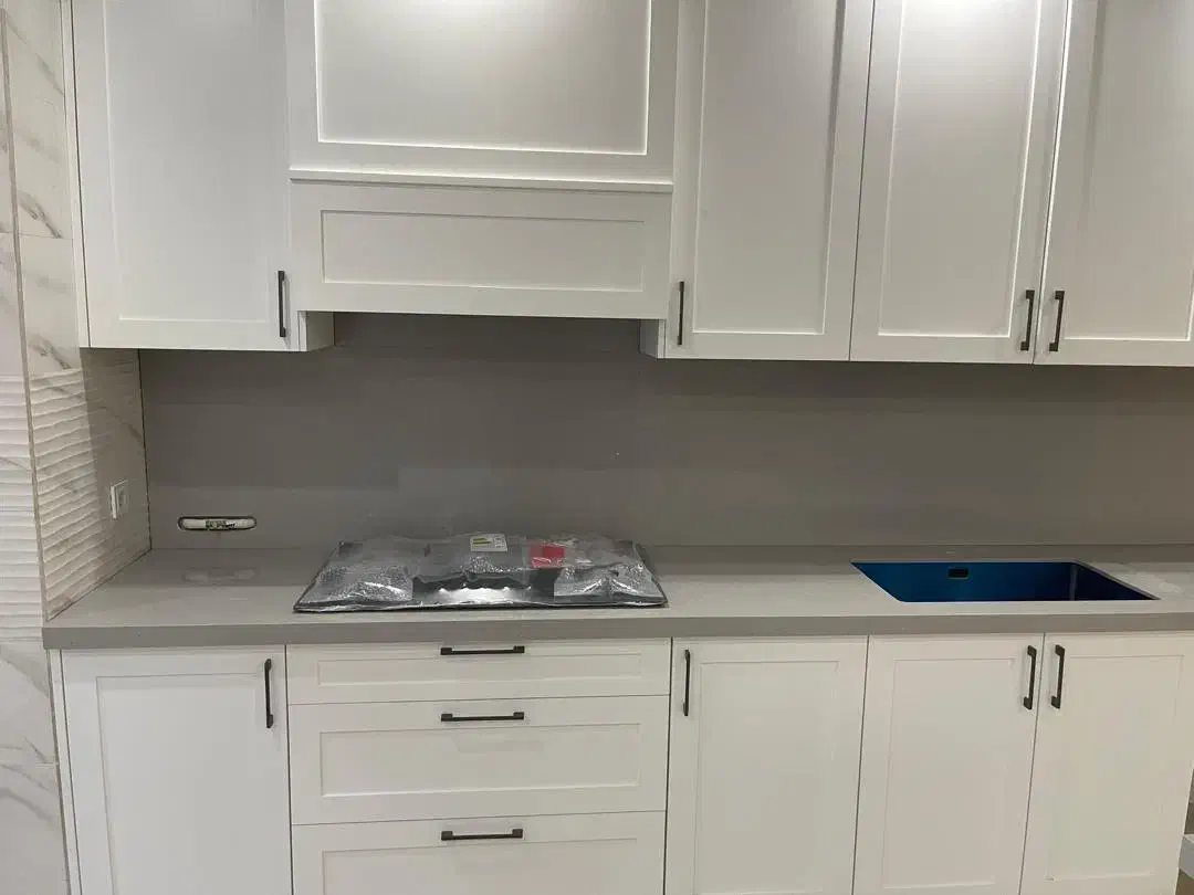 ۱۰۵ متری ابن سینا