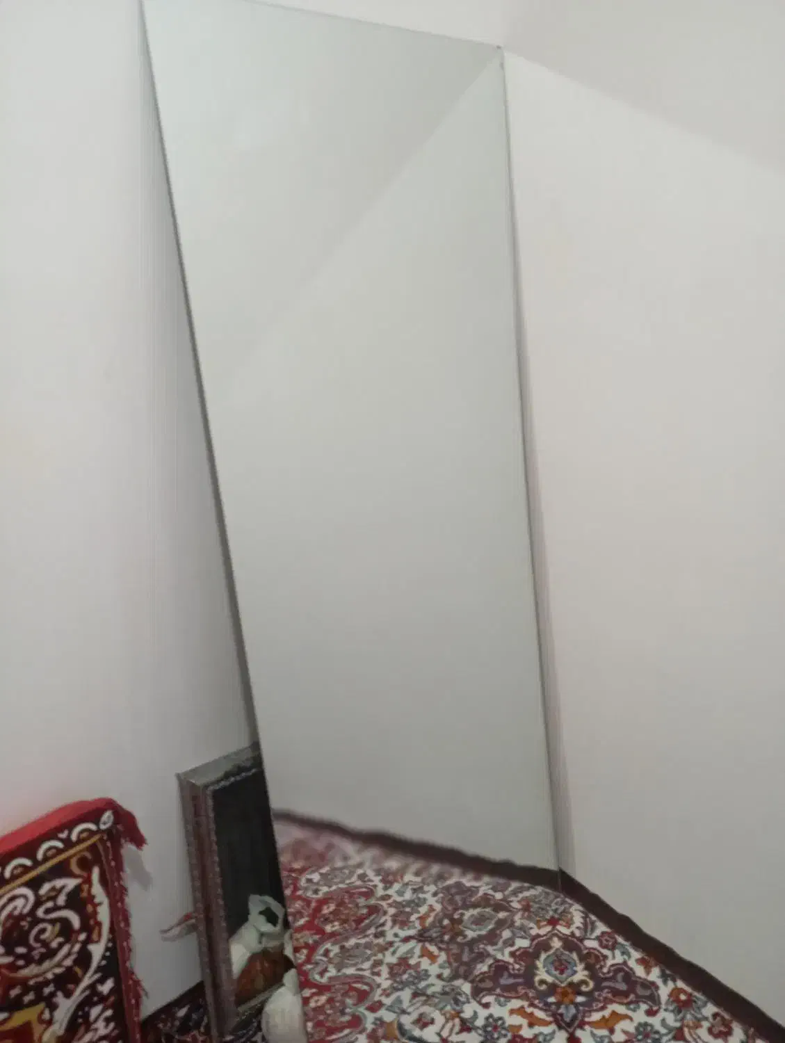 اینه|آینه|قیدار, |دیوار