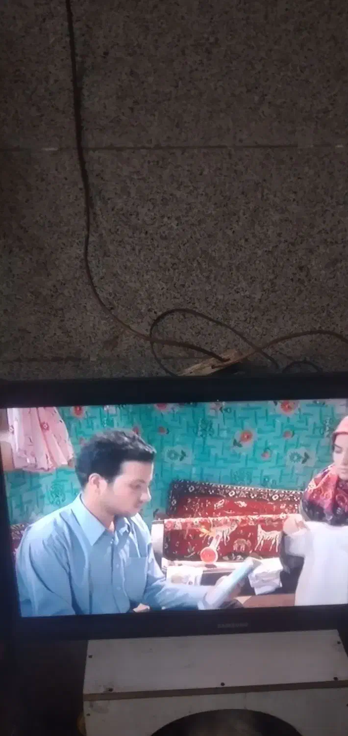 ال سی دی ۴۰اینچ سامسونگ|تلویزیون و پروژکتور|باقرشهر, |دیوار