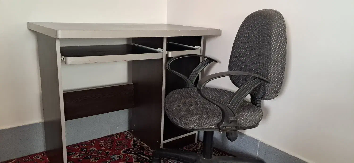 میزوصندلی|میز تحریر و کامپیوتر|سبزوار, مدرس|دیوار