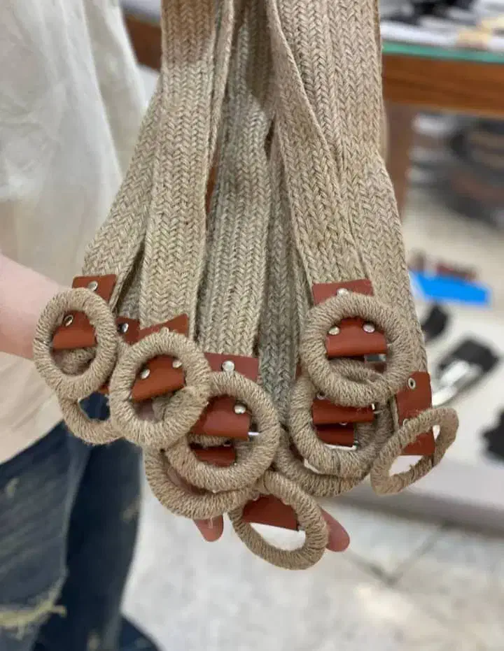 کمربند|کیف، کفش، کمربند|مشهد, عنصری|دیوار