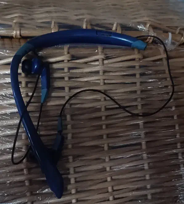 هندزفری  بلوتوثی سامسونگ و شارژر فابریک سامسونگ|لوازم جانبی موبایل و تبلت|قم, زند آباد|دیوار