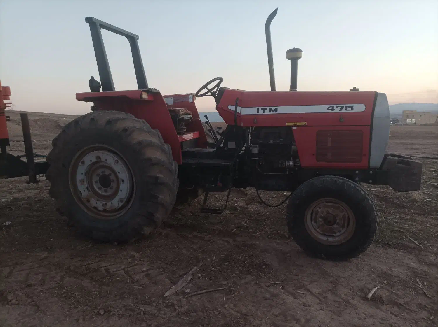 تراکتور 475|خودرو سنگین|میانه, |دیوار