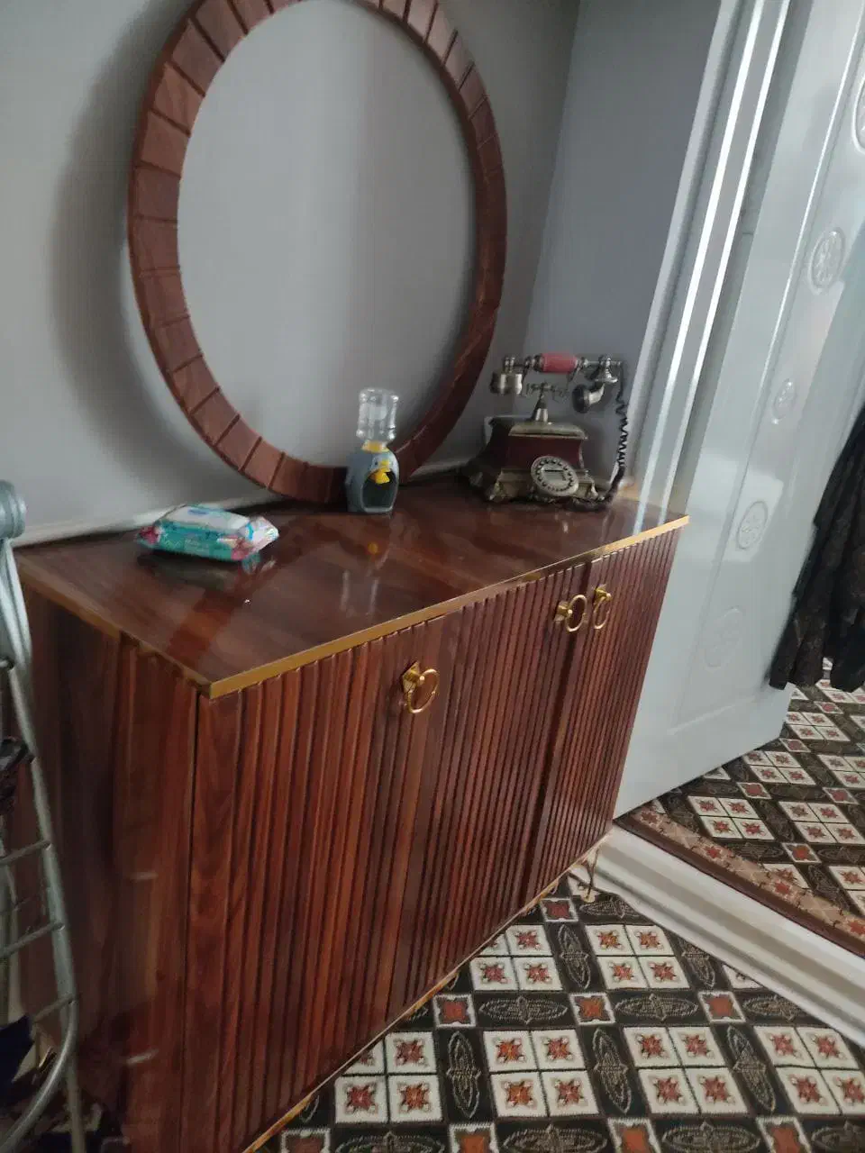 کنسول|بوفه، ویترین، کنسول|بادرود, |دیوار