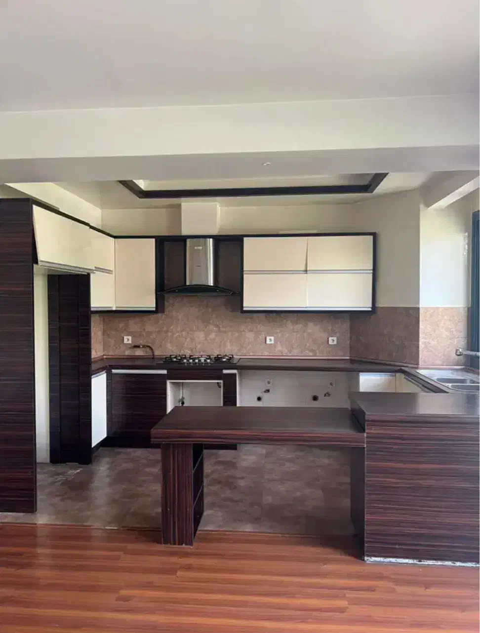 ۹۵متر۲خواب /برج باغ برند/ بهترین خیابان منطقه