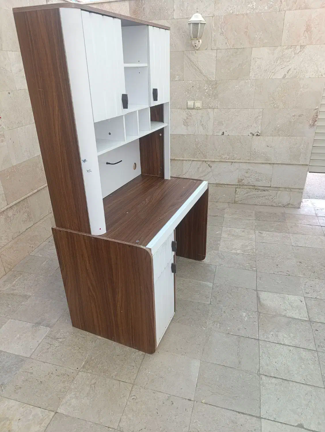 میز تحریر کتابخانه|میز تحریر و کامپیوتر|شاهین‌شهر, مخابرات (شهید بهشتی)|دیوار