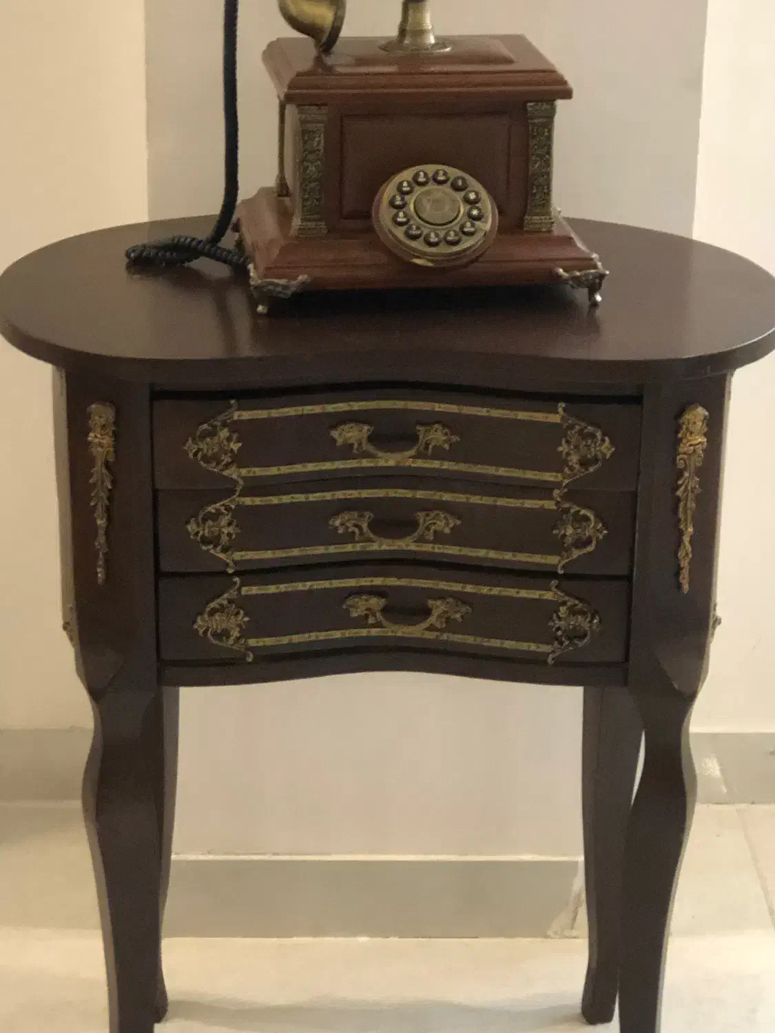 میز تلفن و تلفن|میز تلفن|گرگان, |دیوار