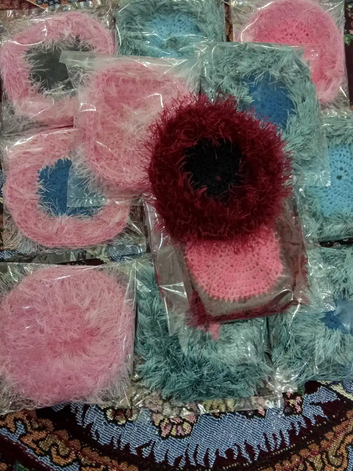 اسکاج بافتنی با میل سنتی خیاطی|لوازم نظافت|بناب, |دیوار