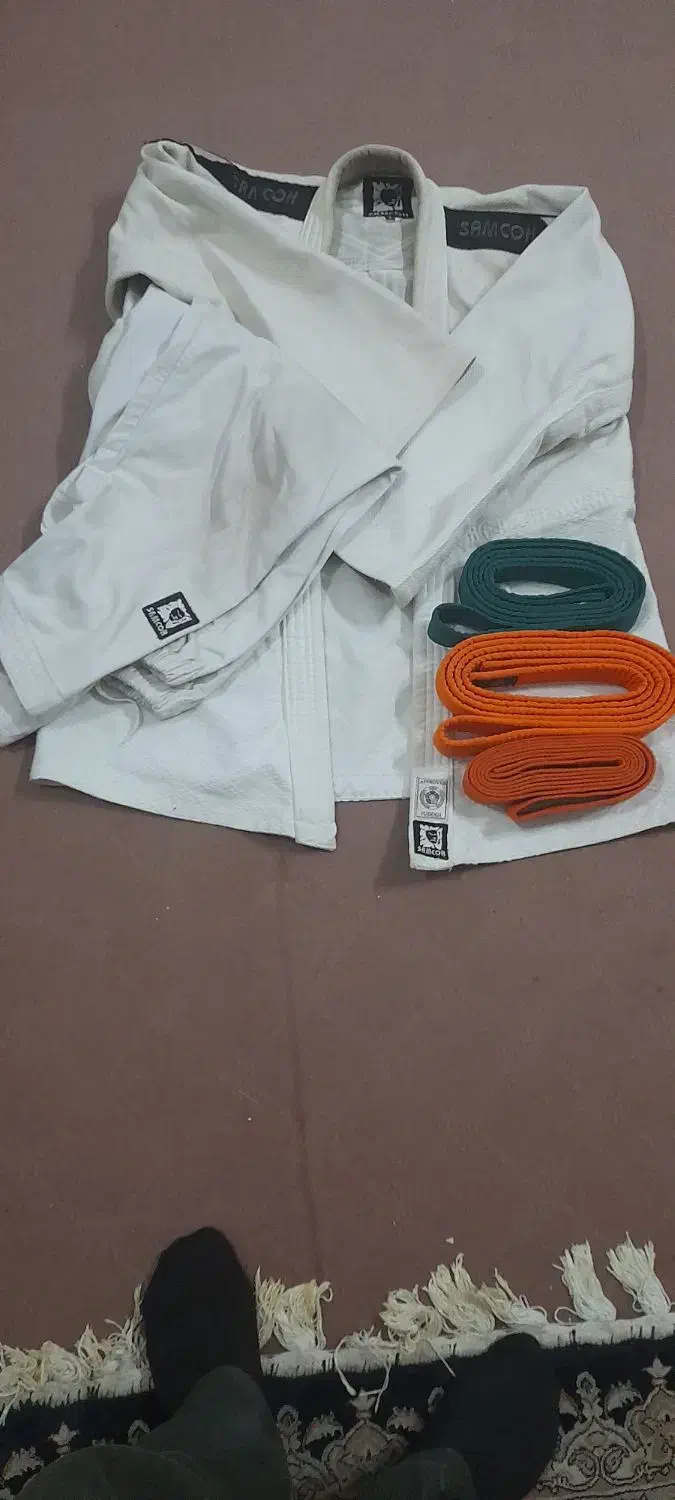 وسایل ورزشی.|تجهیزات ورزشی|سراب, |دیوار