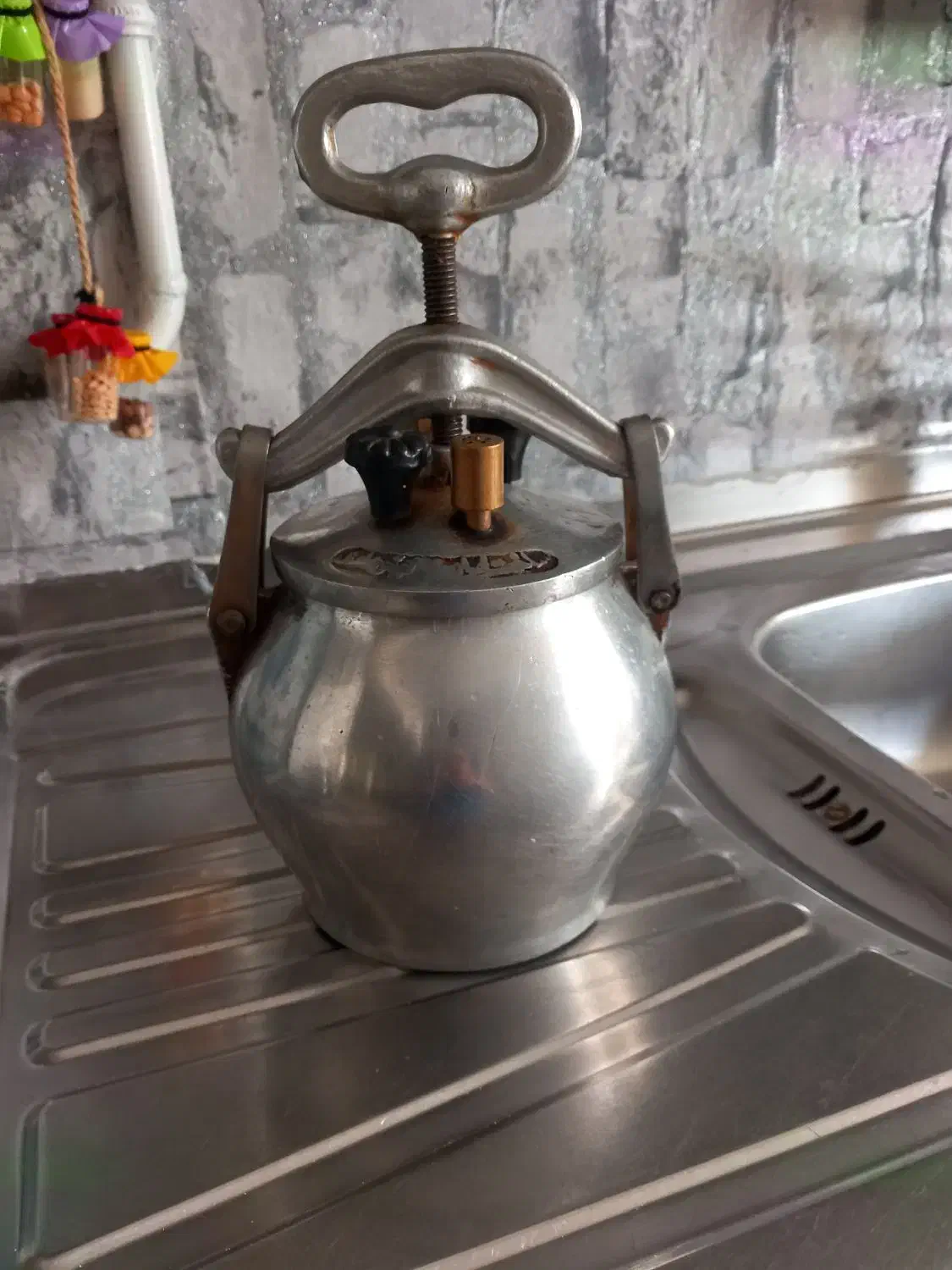 تمیز|ظروف پخت‌وپز|تنکمان, |دیوار