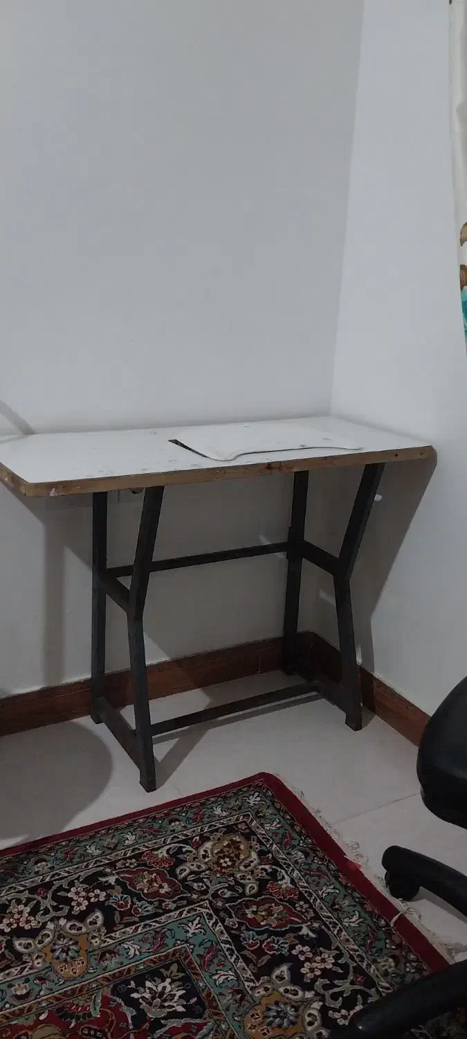 میز چرخ خیاطی|چرخ خیاطی و ریسندگی|ساری, |دیوار