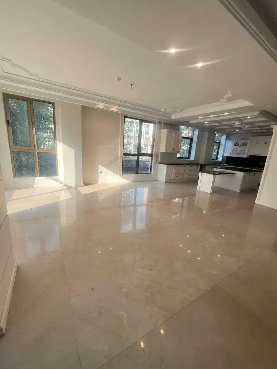 پاسداران*۲۷۵متر،ویلایی،یک از دو،بینظیر۴خواب