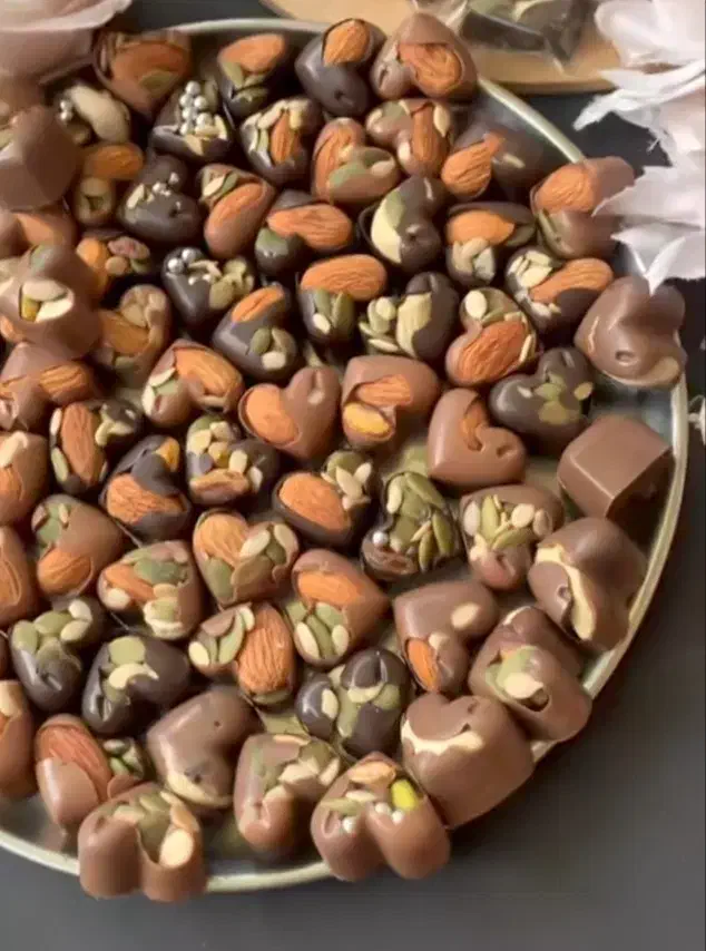 شکلات های دست ساز|خوردنی و آشامیدنی|نیشابور, پاستور|دیوار