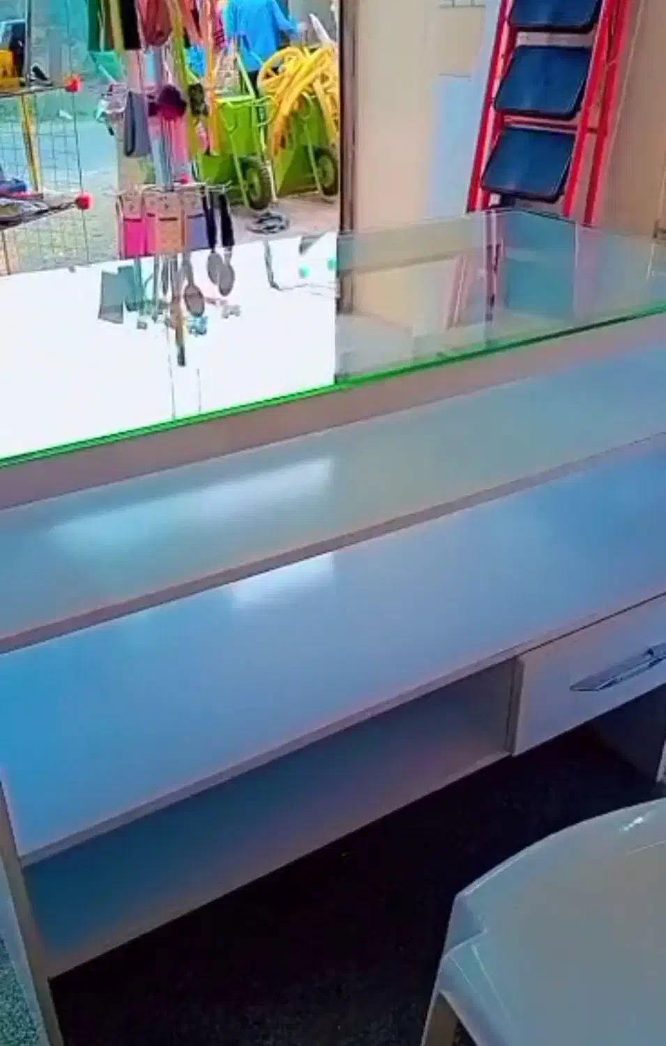 میز وسایل چینی|بوفه، ویترین، کنسول|رشت, حومه رشت|دیوار