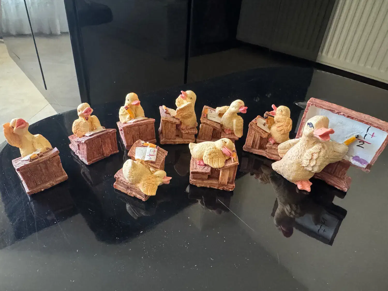 مجوعه ۹تایی مجسمه مدرسه اردک ها|مجسمه، تندیس، ماکت|تهران, حکیمیه|دیوار