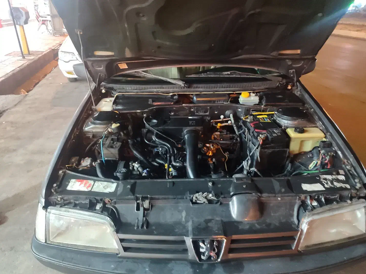 پژو۴۰۵مدل ۱۳۸۵|خودرو سواری و وانت|مرودشت, ژیان|دیوار