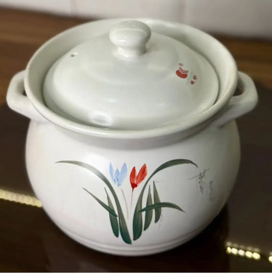 دیگ سرامیکی|ظروف پخت‌وپز|اندیشه, اندیشه فاز ۱|دیوار