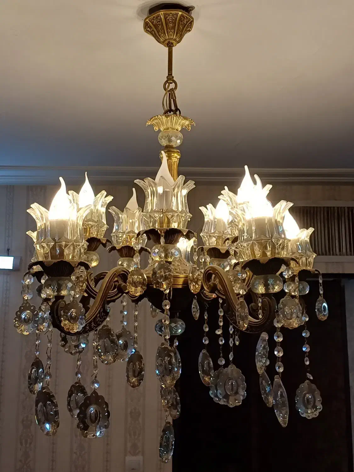 لوستر|لوستر و چراغ آویز|شیراز, حومه شیراز|دیوار