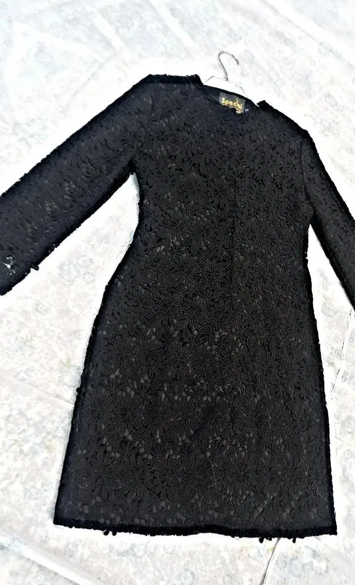 مانتو مجلسی|لباس|خوی, |دیوار