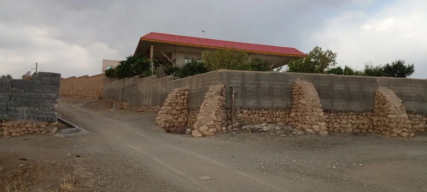 خانه(ویلا) باغ زیبا در روستای ولازجرد|فروش خانه و ویلا|کمیجان, |دیوار