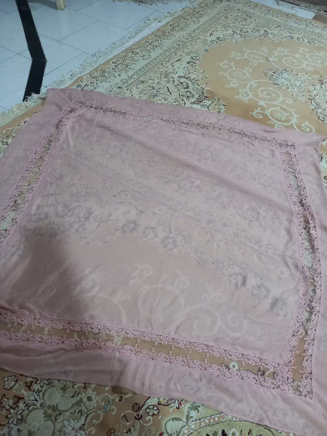 روسری قواره ای وشال|لباس|خوی, |دیوار