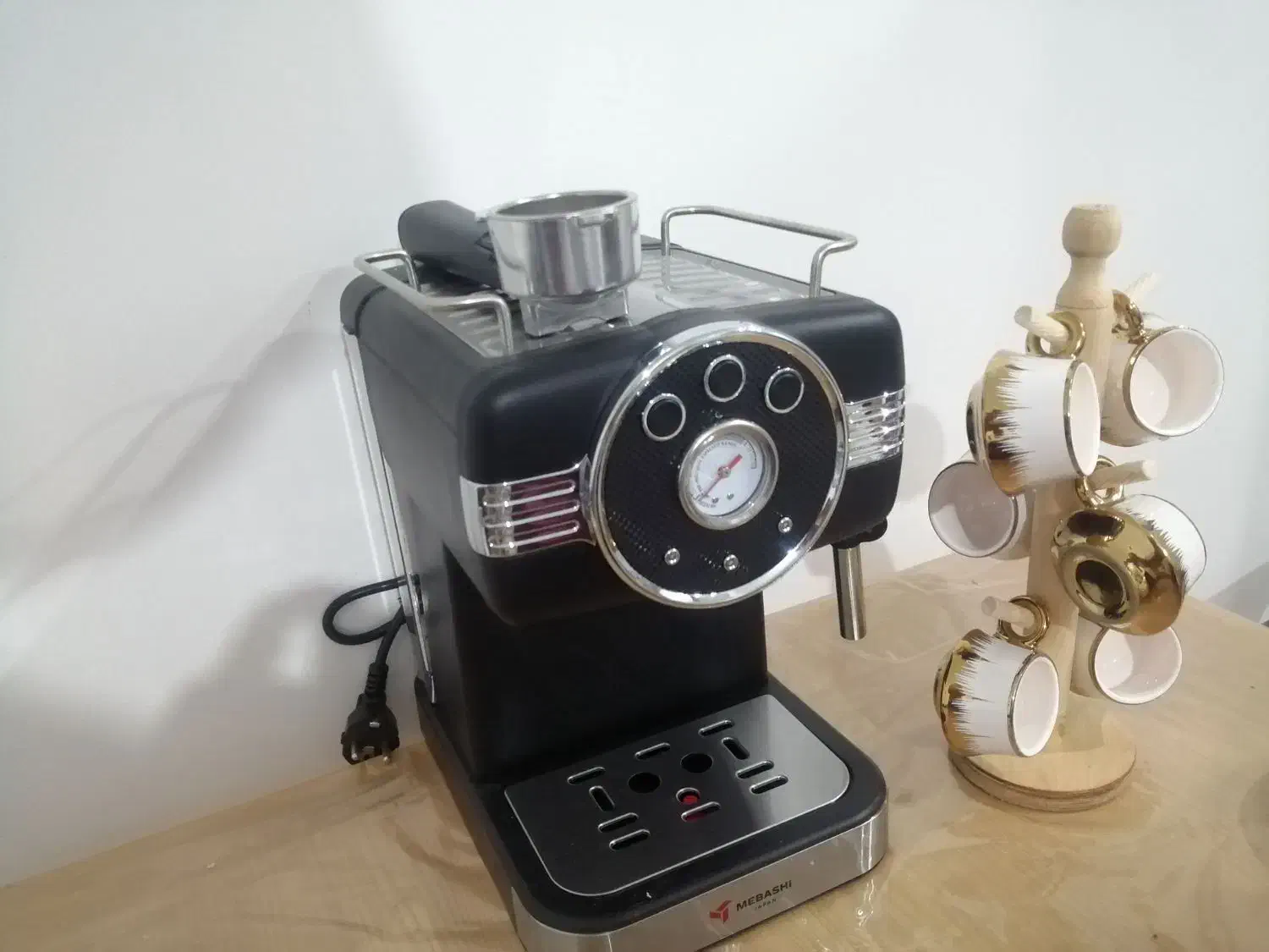 قهوساز|سماور، چای‌ساز، قهوه‌ساز|شیراز, کوشک میدان|دیوار