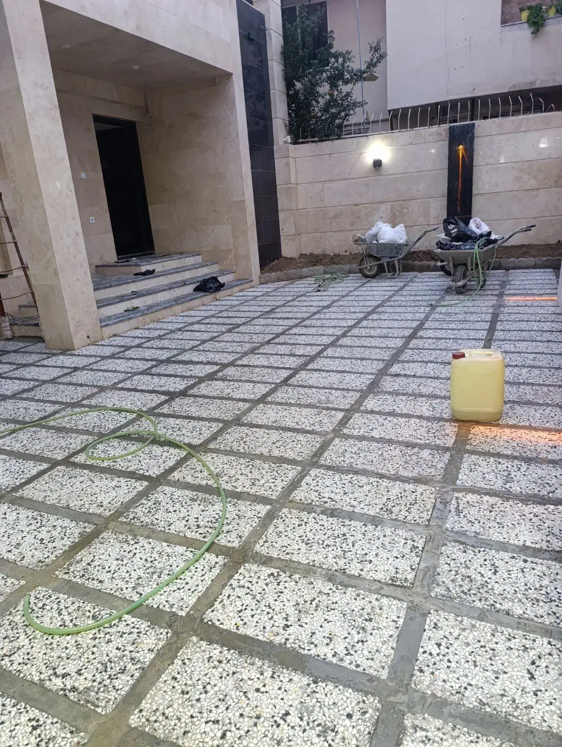 کفسابی سنگ و موزاییک و بتن|خدمات نظافت|قائمشهر, |دیوار