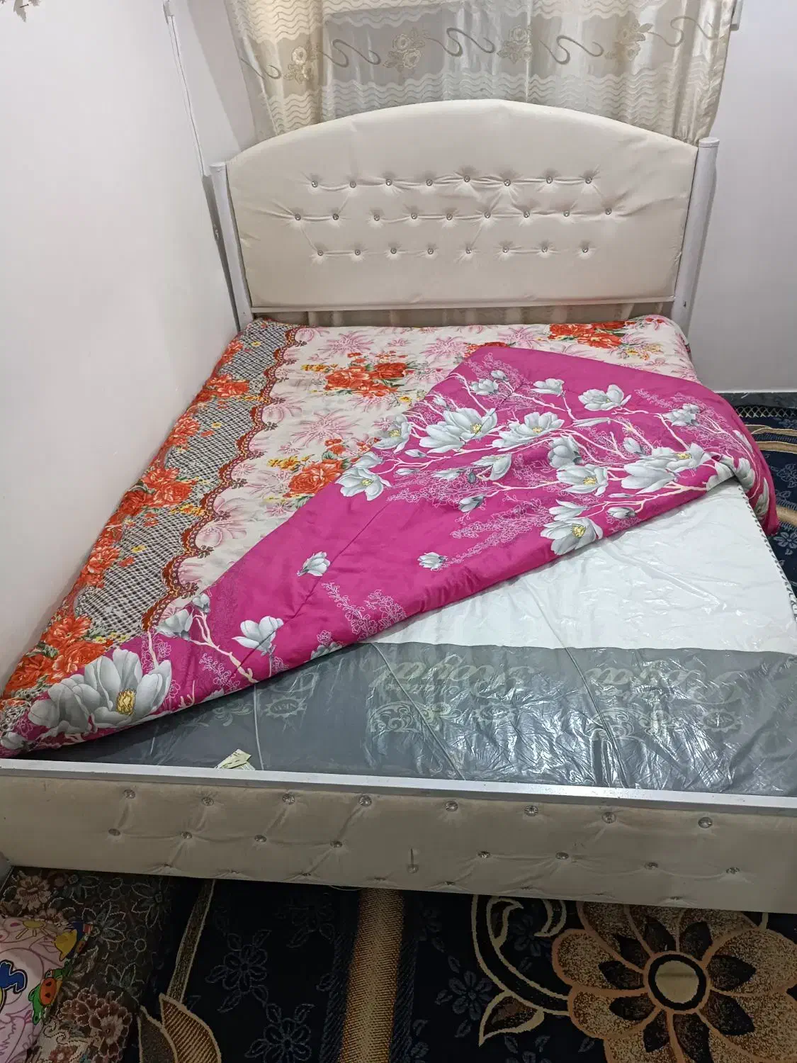 تخت خواب دو نفره|تخت و سرویس خواب|دزفول, |دیوار