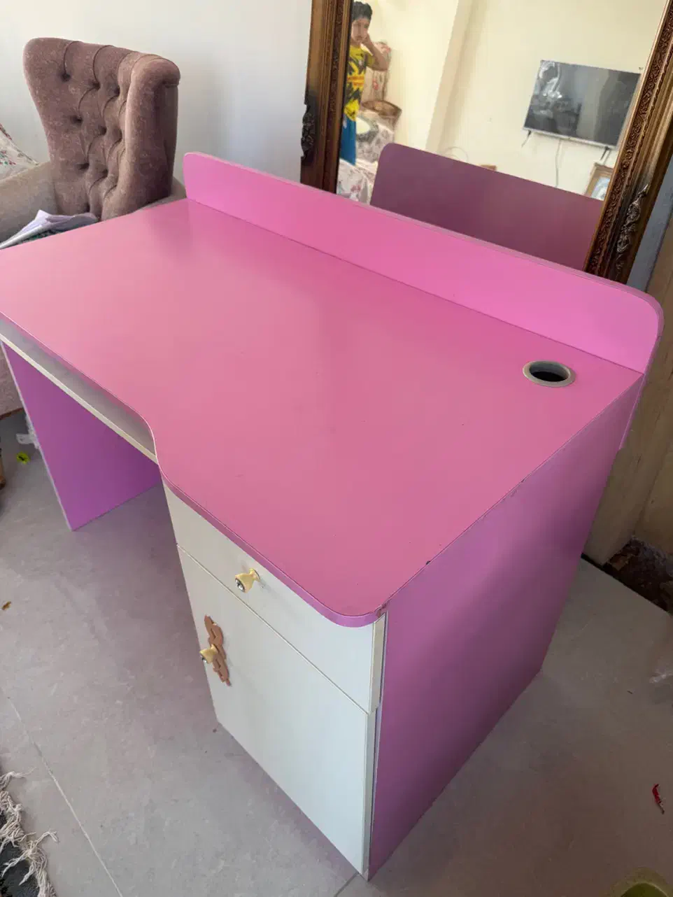 میز تحریر دخترانه|تخت و سرویس خواب|نور, |دیوار