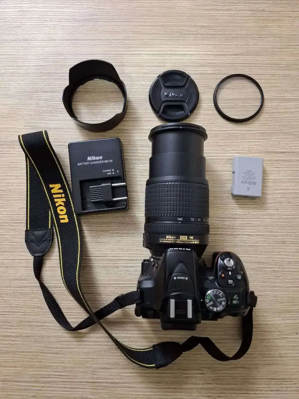 دوربین حرفه‌ای نیکون D5300 با لنز 18 140|دوربین عکاسی و فیلم‌برداری|تهران, دریان‌نو|دیوار