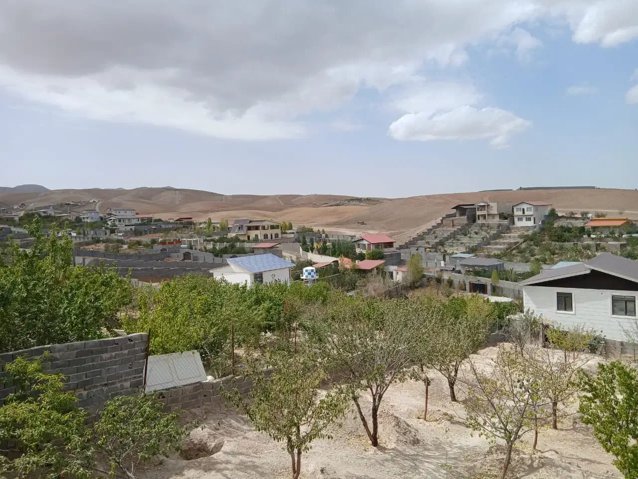 ویلا ۱۰۰۰ متر زمین۲۳۰متر بنا نیمه کاره قیمت زمینش|فروش خانه و ویلا|دماوند, دماوند|دیوار