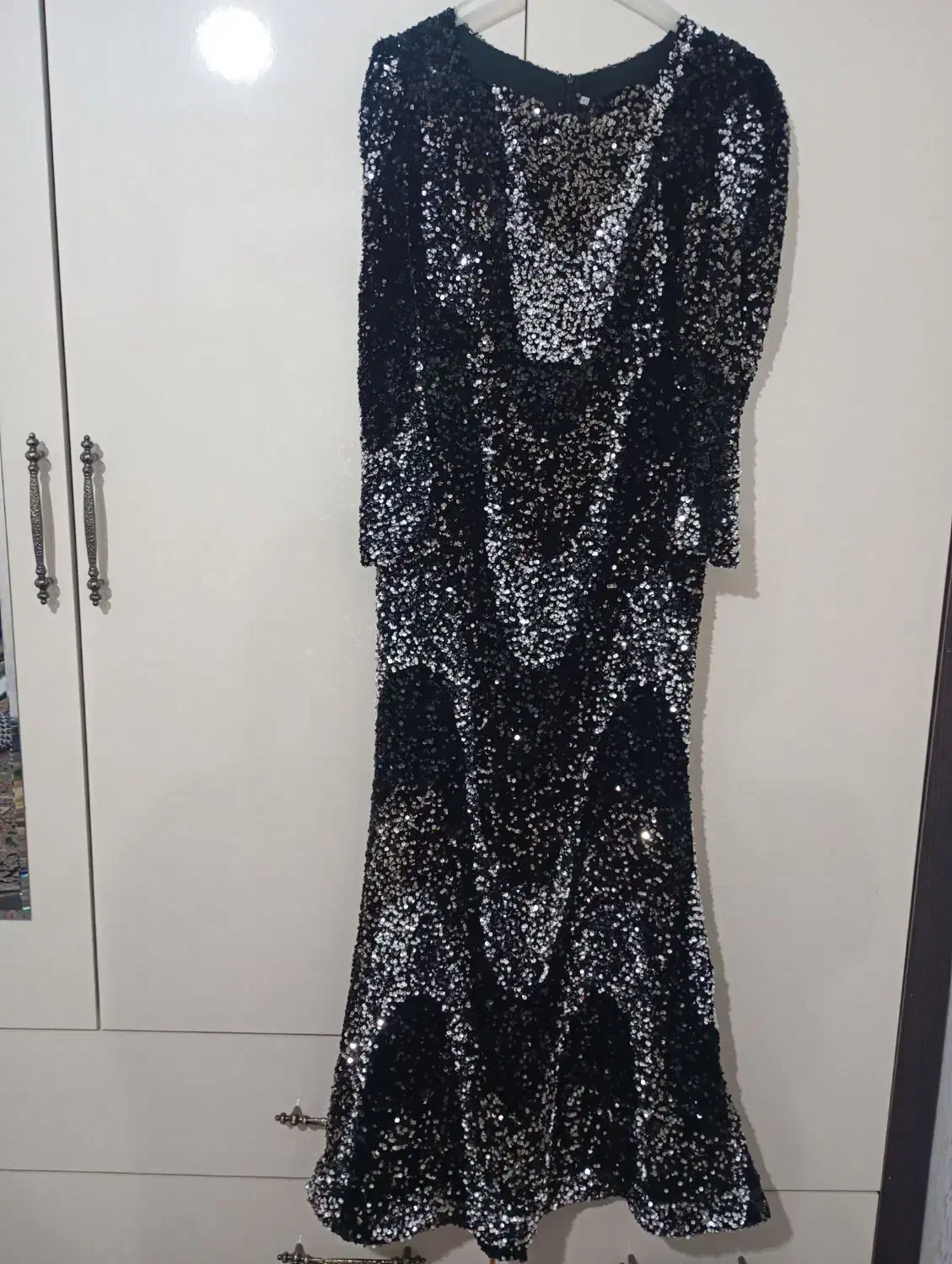 لباس مجلسی|لباس|مشهد, هنرور|دیوار