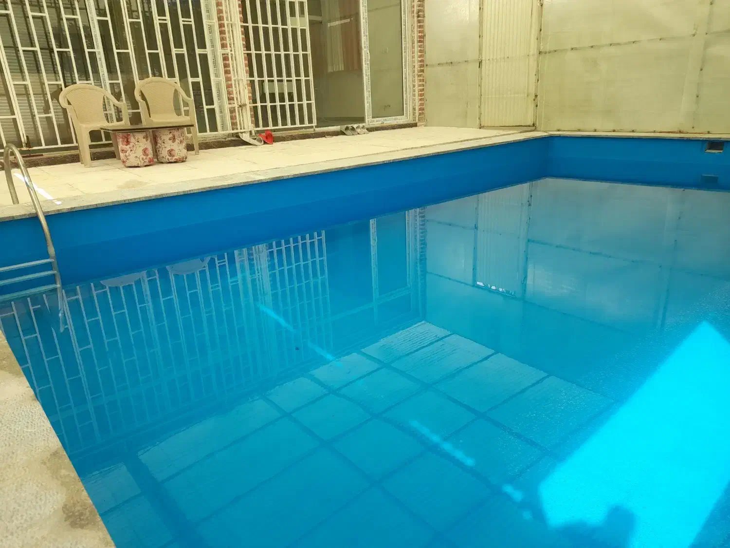 اجاره روزانه استخر سرپوشیده آب گرم کردان وکلبه|اجارهٔ کوتاهمدت ویلا و باغ|کرج, گلشهر|دیوار