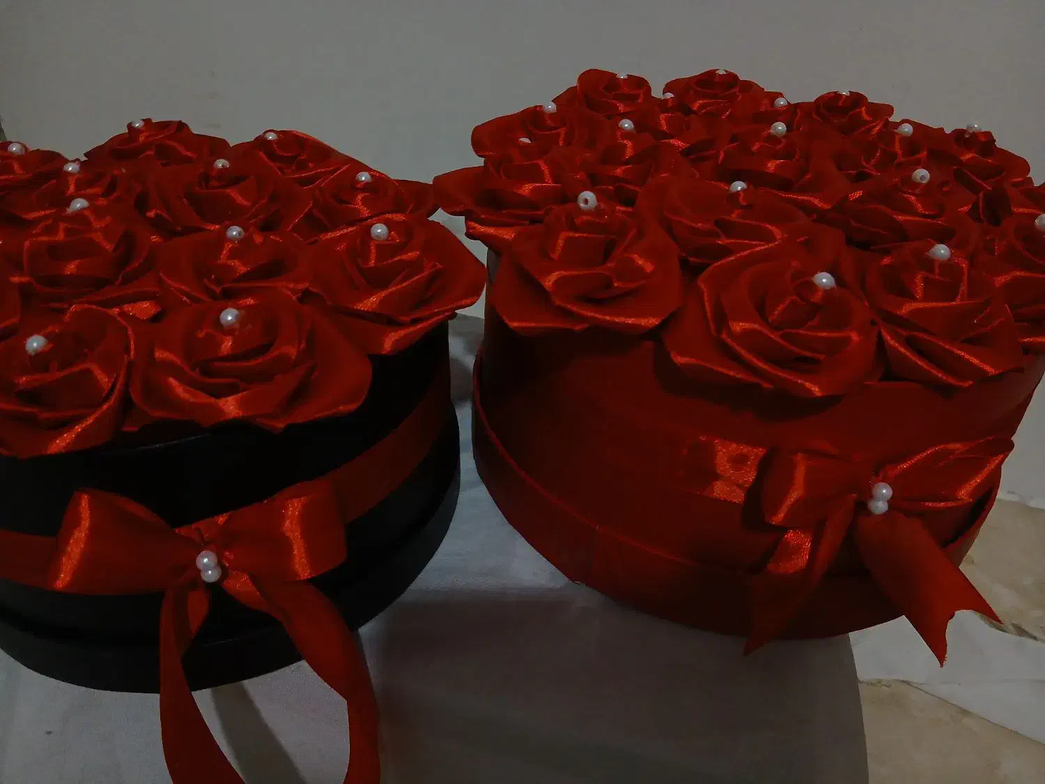 گل های روبانی|گل مصنوعی|بومهن, |دیوار