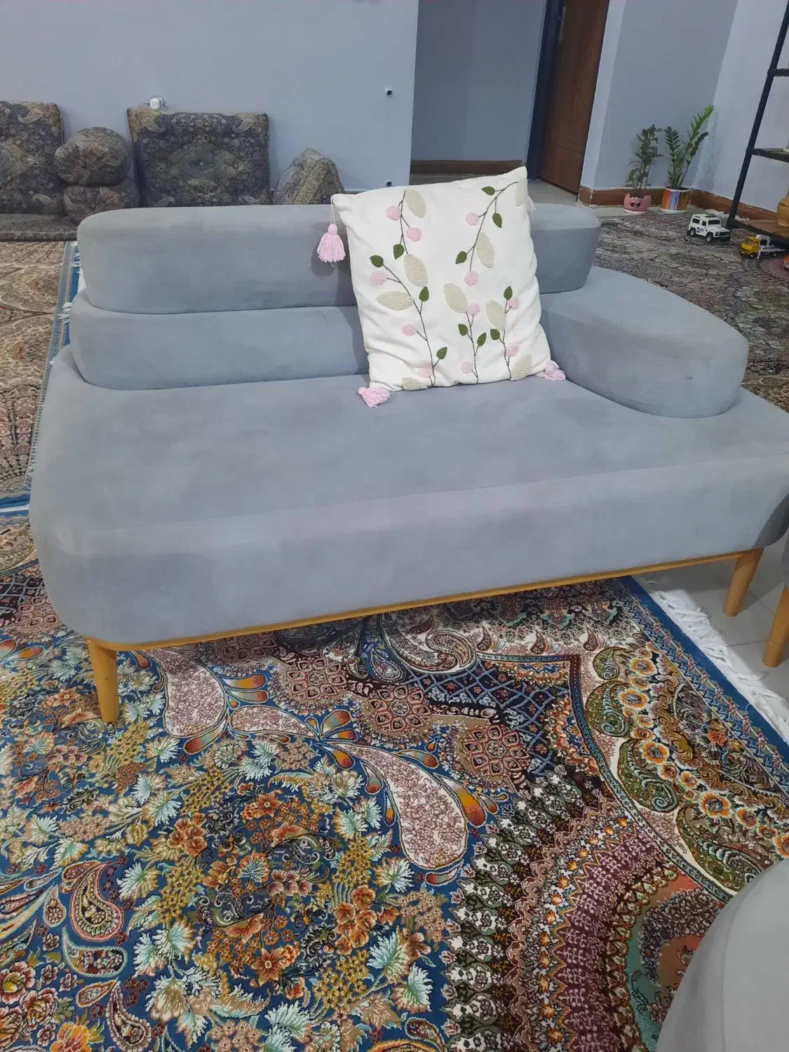 مبل ۷نفره بسیارشیک|مبلمان خانگی و میز عسلی|سیرجان, |دیوار