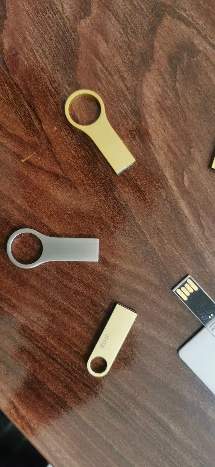 فلش 32گیگ|لوازم جانبی موبایل و تبلت|فولادشهر, مسکن مهر فولادشهر|دیوار