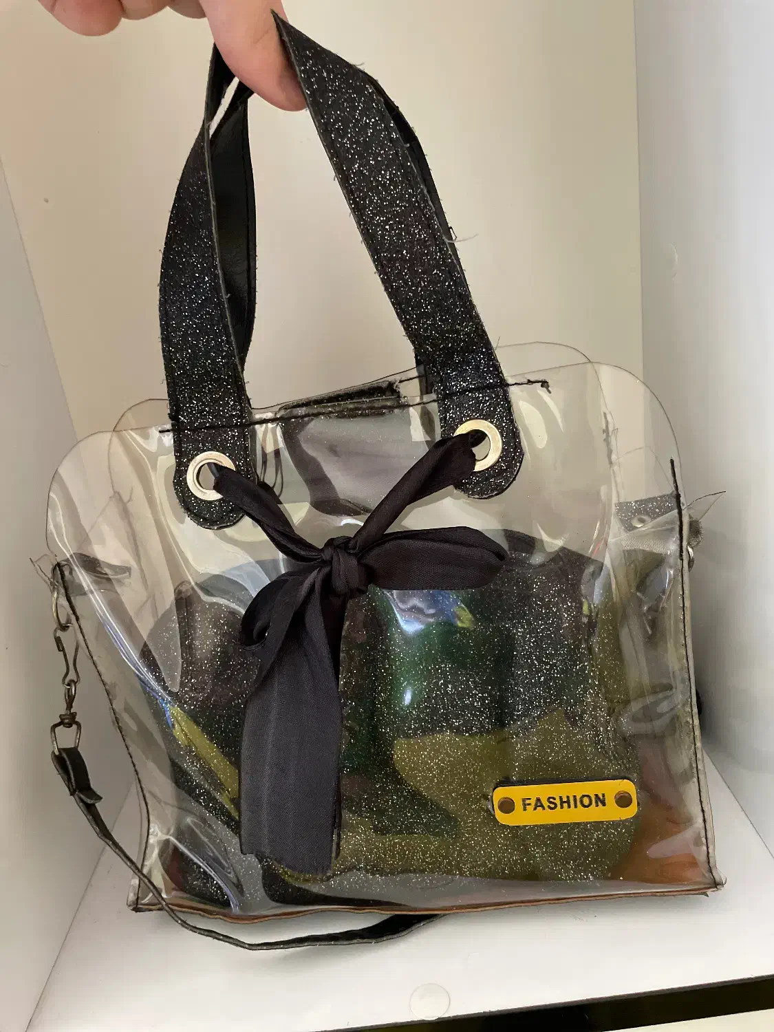 تعدادی کیف|کیف، کفش، کمربند|رشت, کوی مهر|دیوار