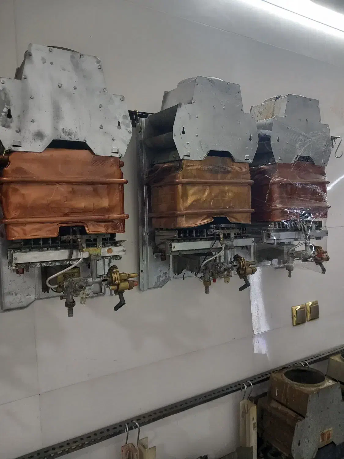 طرح تعویض آبگرمکن دیواری|آبگرمکن، پکیج، شوفاژ|نسیمشهر, |دیوار