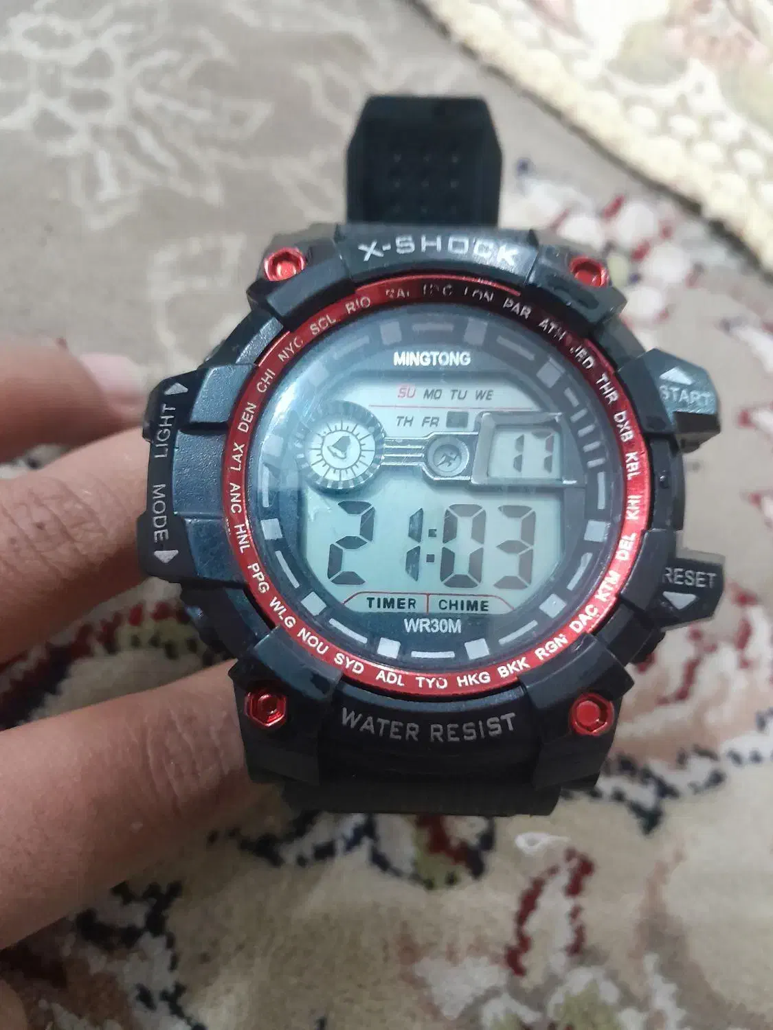 ساعت زد اب|ساعت|سرایان, |دیوار