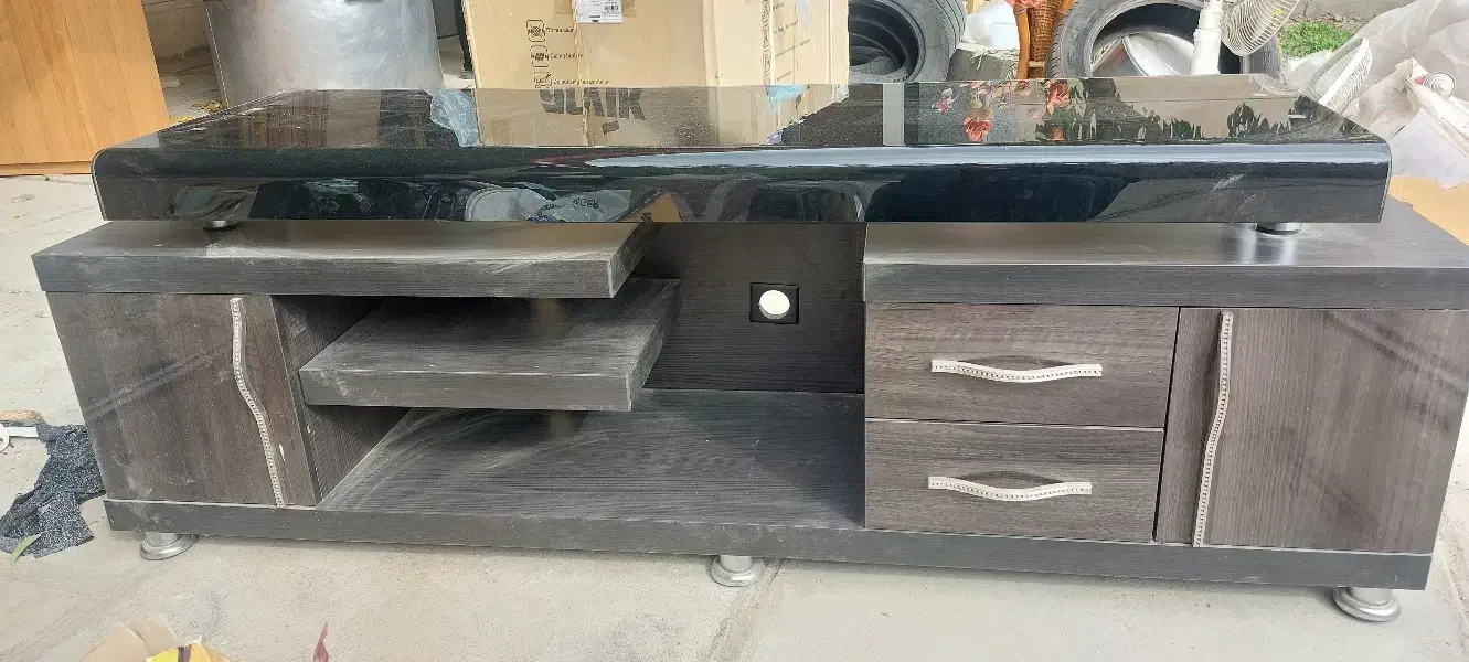 میز تلویزیون در حد نو|میز تلویزیون|گلبهار, شهر جدید گلبهار|دیوار