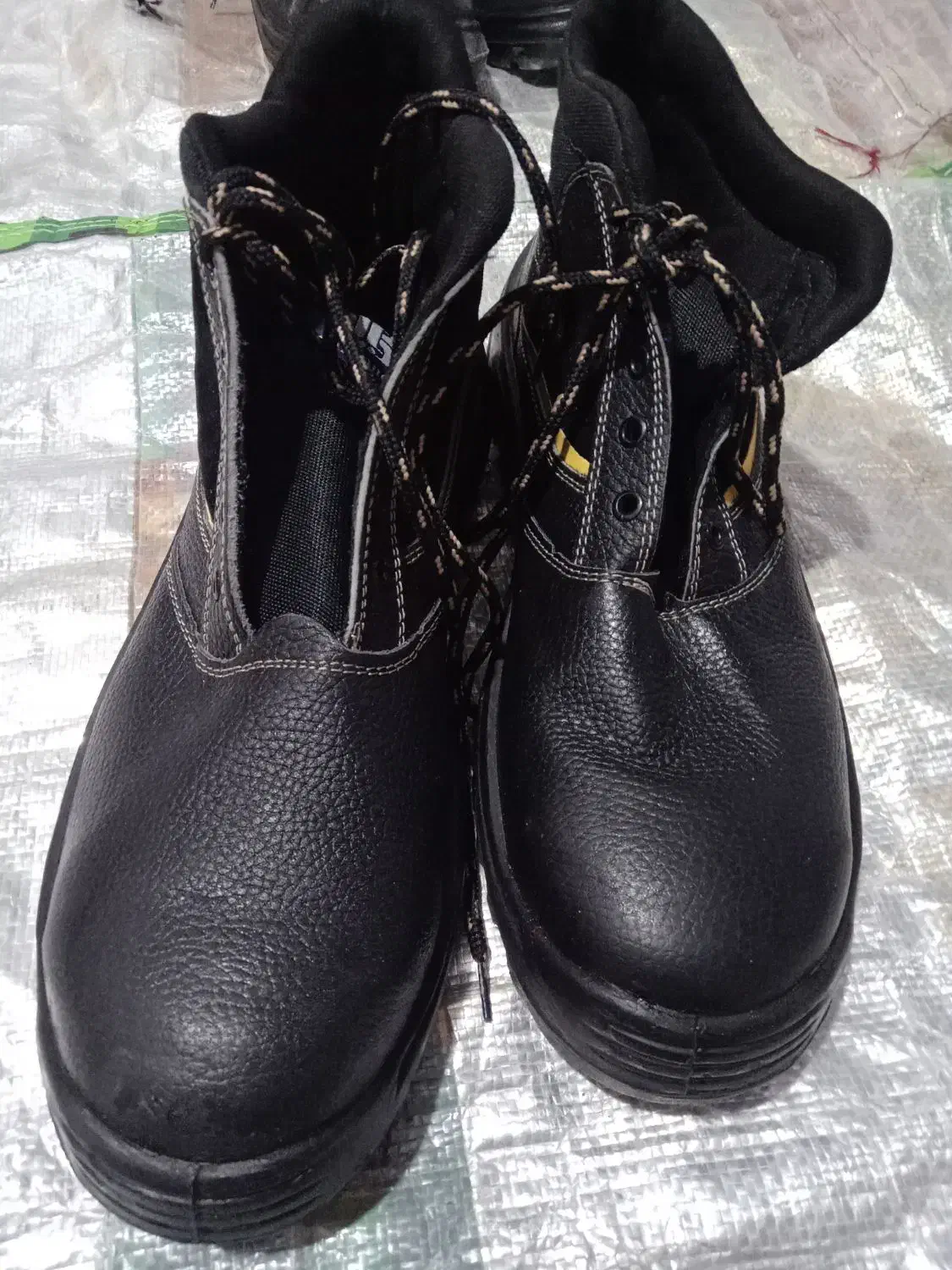 کفش کارگری|کیف، کفش، کمربند|زید آباد, |دیوار